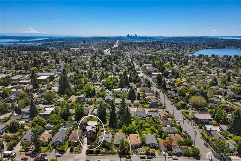 $825,000 | 527 B Northeast 89th Street, Seattle, WA 98115