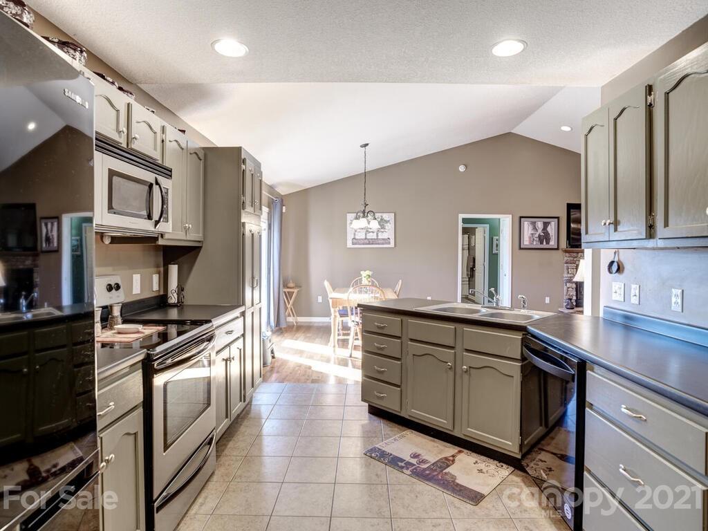 62 Lawson Ridge Road Leicester, NC 28748 - Photo 13 of 46 Gallery Image 13