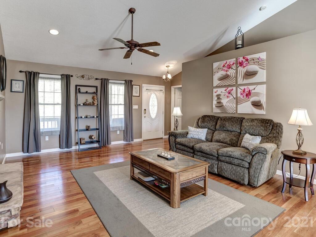 62 Lawson Ridge Road Leicester, NC 28748 - Photo 6 of 46 Gallery Image 6