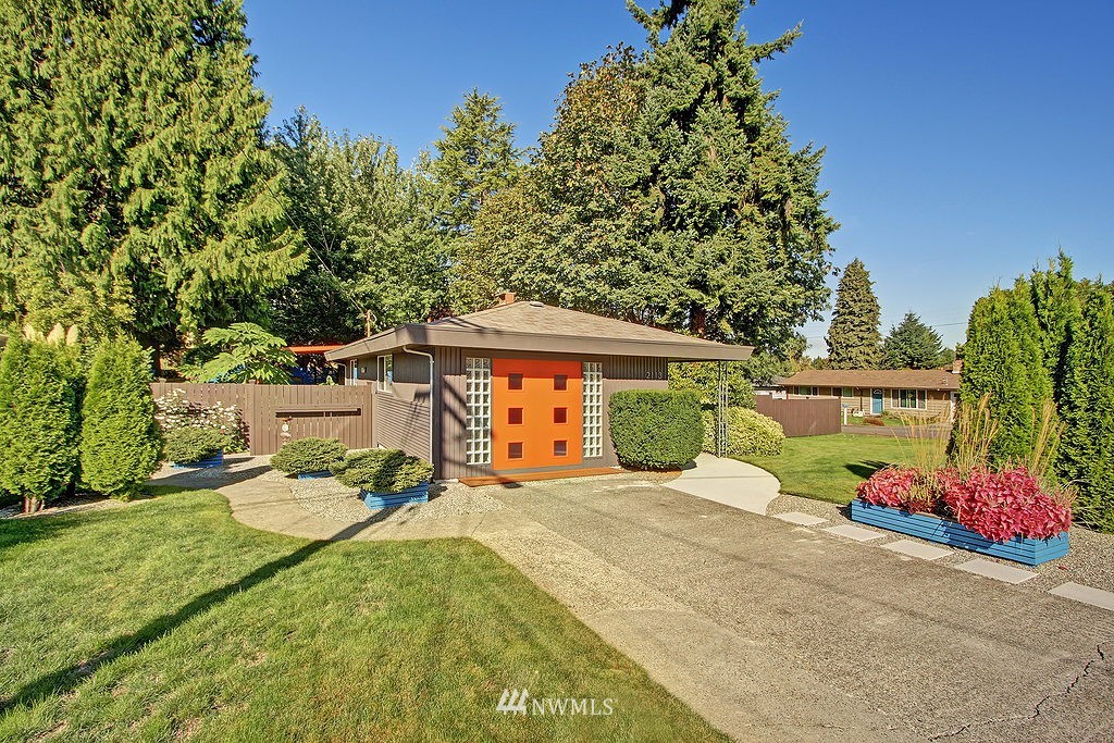 2113 Dayton Avenue Northeast Renton, WA 98056 - Photo 1 of 21