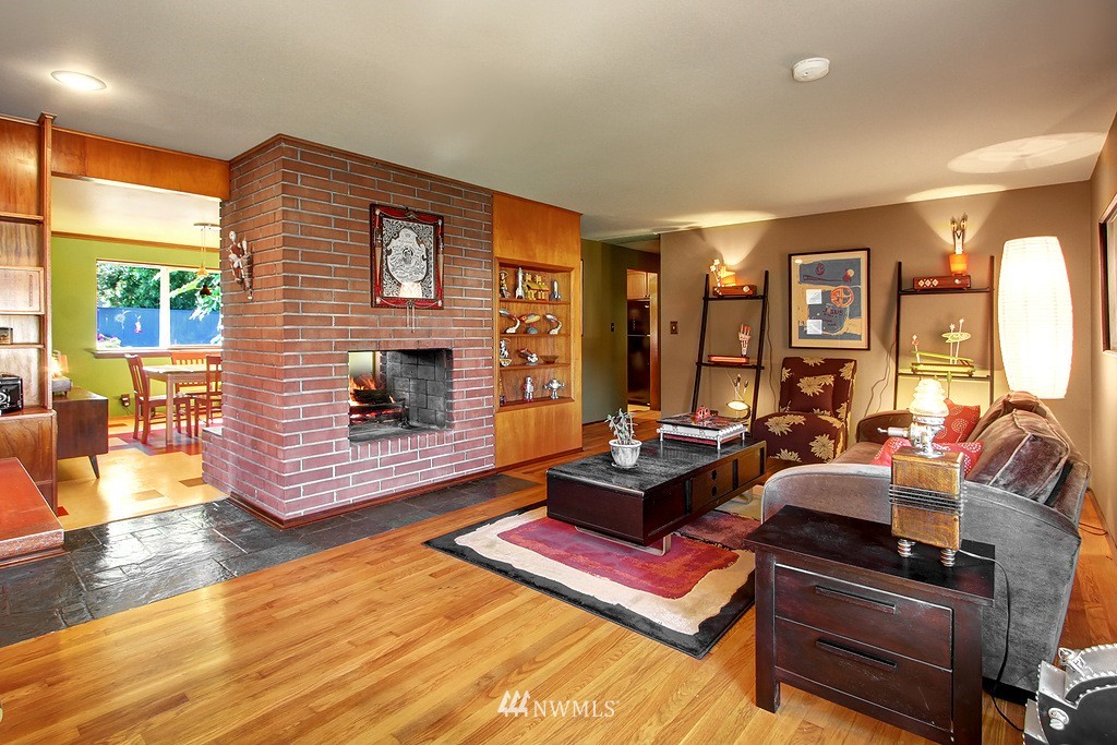 2113 Dayton Avenue Northeast Renton, WA 98056 - Photo 2 of 21