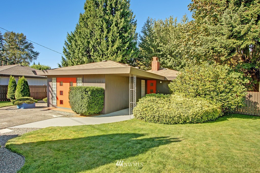 2113 Dayton Avenue Northeast Renton, WA 98056 - Photo 11 of 21