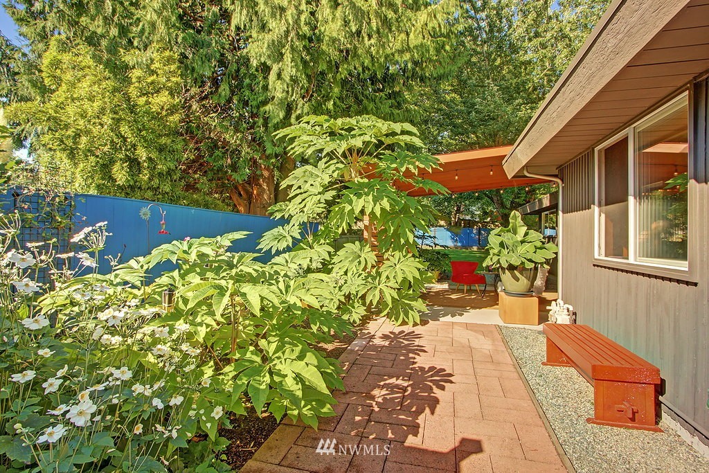 2113 Dayton Avenue Northeast Renton, WA 98056 - Photo 13 of 21