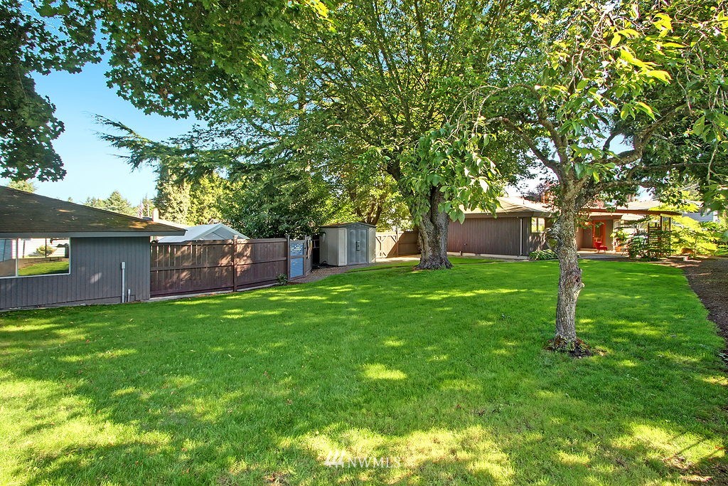 2113 Dayton Avenue Northeast Renton, WA 98056 - Photo 18 of 21