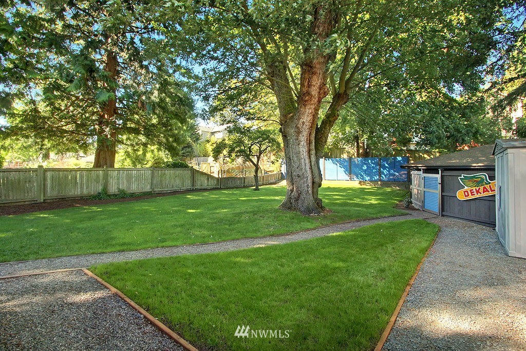 2113 Dayton Avenue Northeast Renton, WA 98056 - Photo 19 of 21