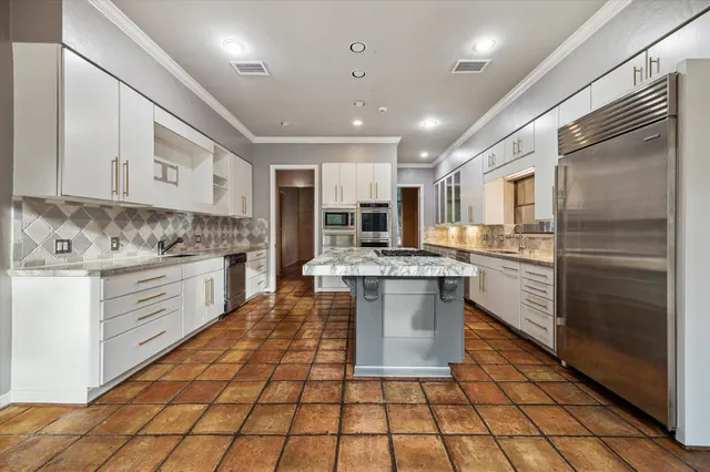 $4,075,000 | 11640 Greenbay Drive, Bunker Hill Village, TX 77024