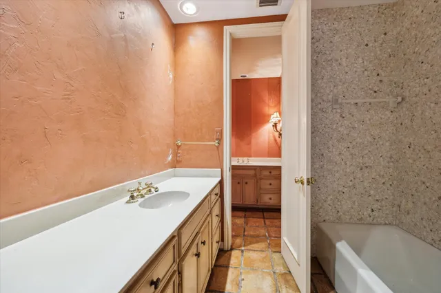 $4,075,000 | 11640 Greenbay Drive, Bunker Hill Village, TX 77024