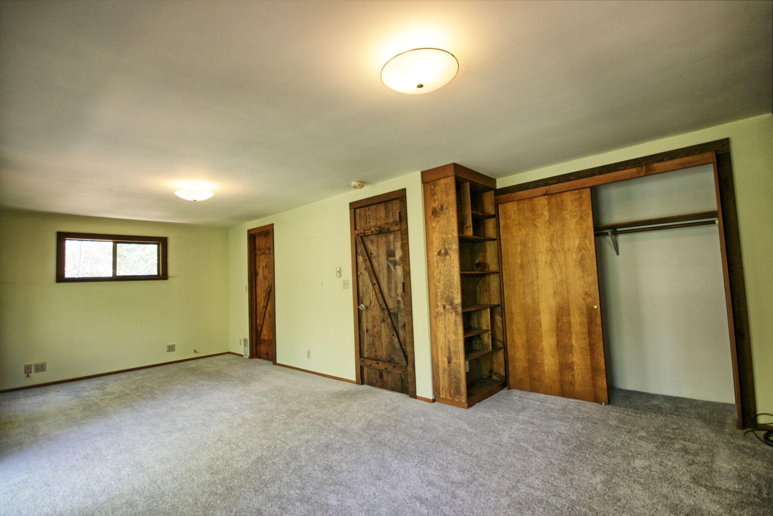 939 Beaver Creek Road Jacksonville, OR 97530 - Photo 21 of 53 large master