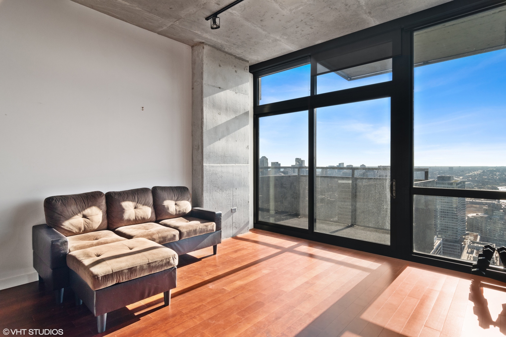 235 West Van Buren Street, Unit 3706 Chicago, IL 60607 - Photo 2 of 13 a living room with furniture