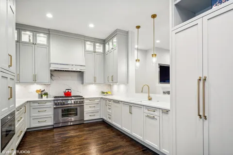 $1,500,000 | 1507 South Prairie Avenue, Chicago, IL 60605