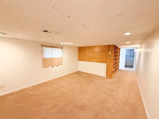 $2,950 | 363 Maple Street, Glen Ellyn, IL 60137