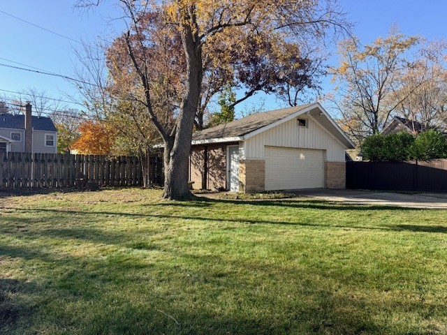 363 Maple Street Glen Ellyn, IL 60137 - Photo 16 of 17 a house view with a garden space