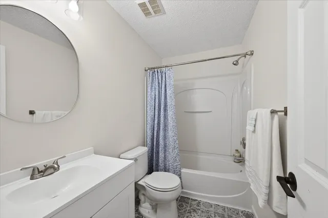 $279,900 | 330 Heritage Trail, Circle Pines, MN 55014