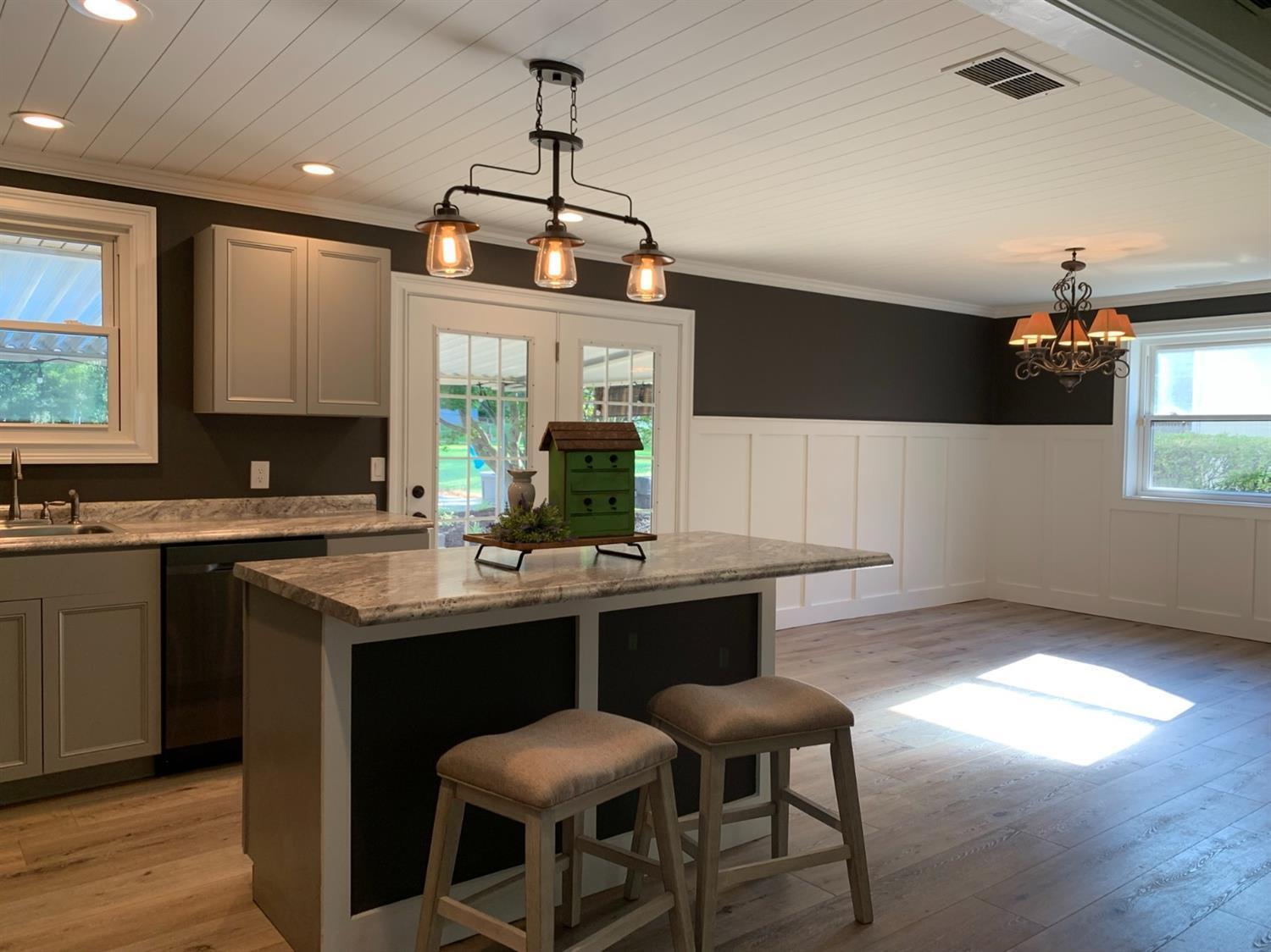 8965 Zoellner Road Cincinnati, OH 45251 - Photo 6 of 32 Gallery Image 6