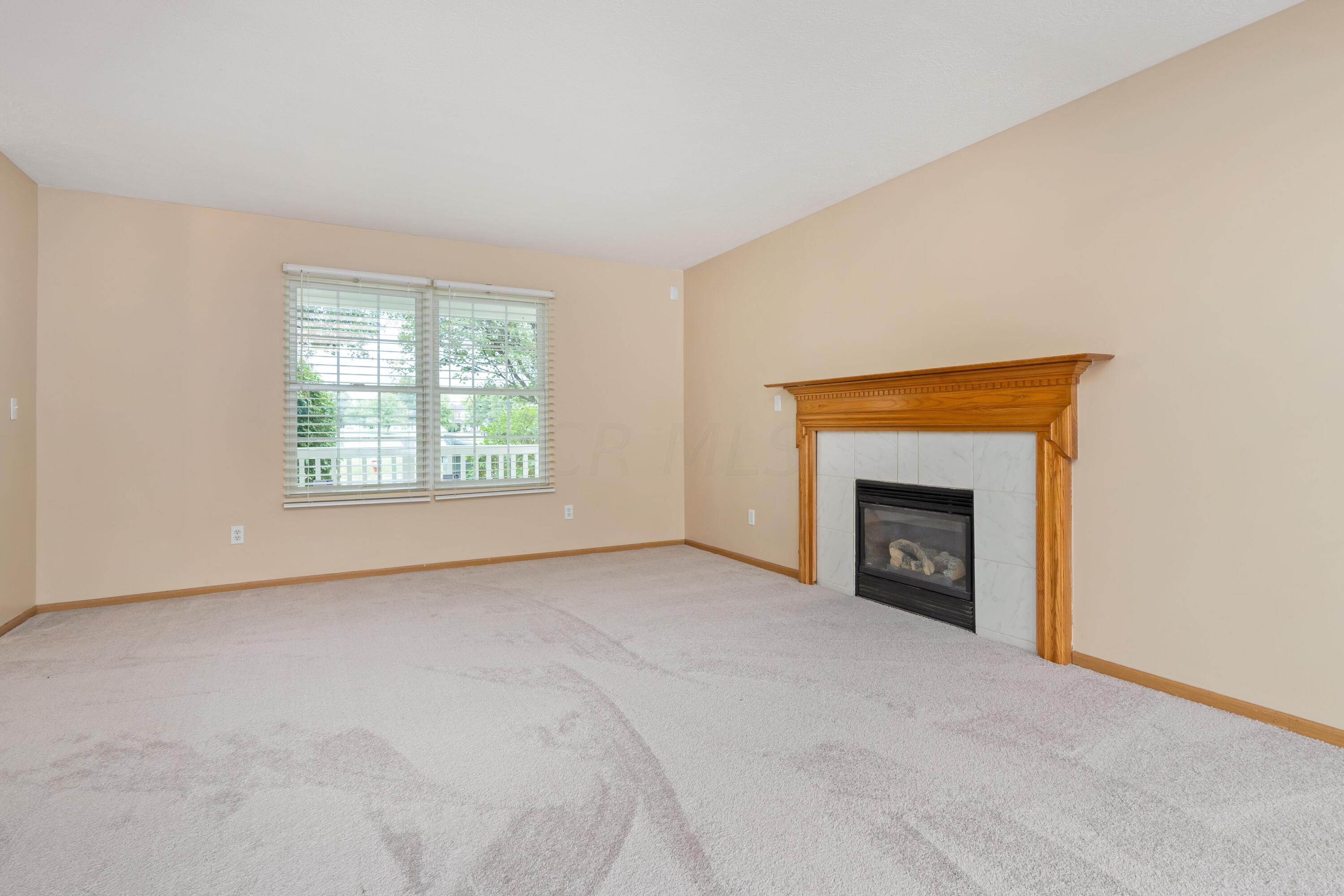 3721 Bill Of Rights Square Columbus, OH 43207 - Photo 6 of 32 Living Room