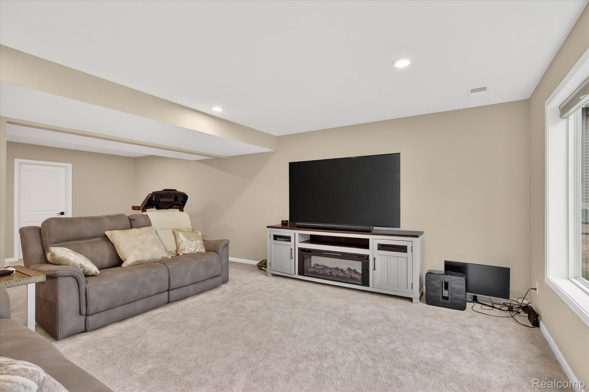 3262 Barett Ridge Jenison, MI 49428 - Photo 41 of 60 45-3262-Barrett-Ridge-Windowstill.jpg