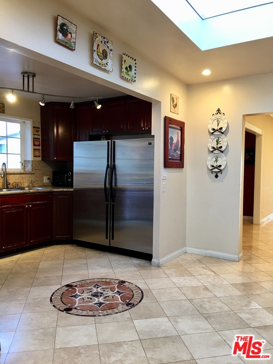 4836 Tyrone Avenue Sherman Oaks, CA 91423 - Photo 5 of 8