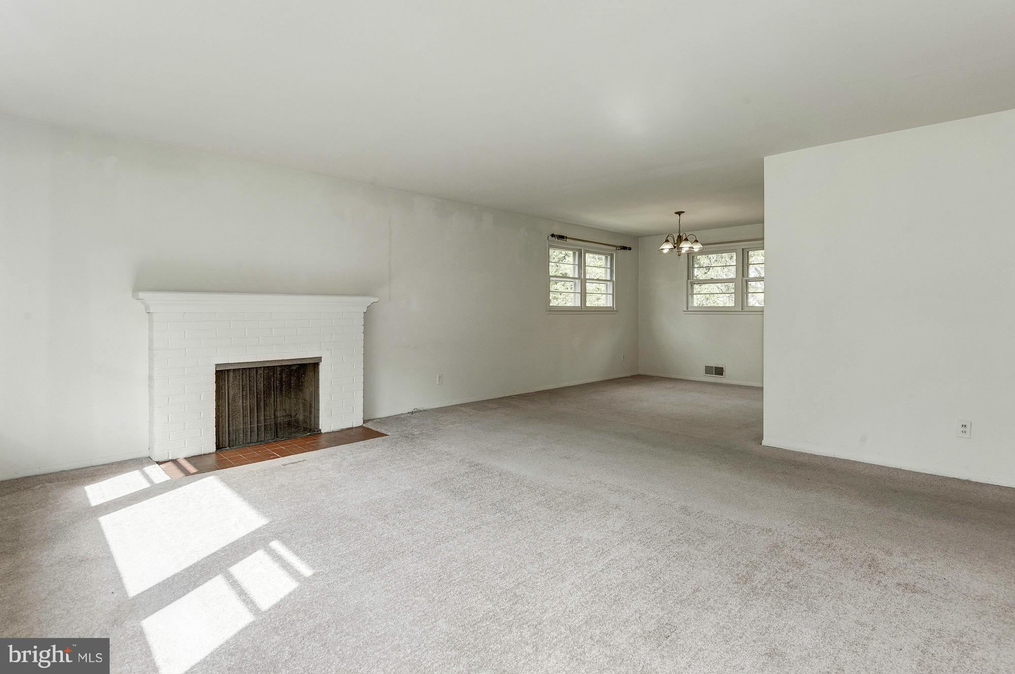 8114 Carrick Lane Springfield, VA 22151 - Photo 7 of 23 Living Room