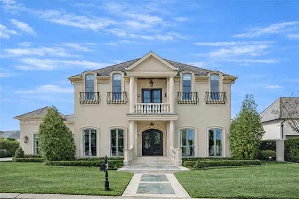 $2,590,000 | 21 Royal Palm Drive, Kenner, LA 70065
