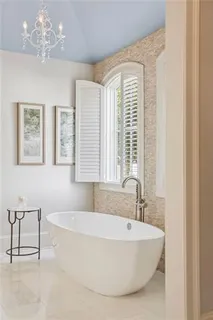 $2,590,000 | 21 Royal Palm Drive, Kenner, LA 70065