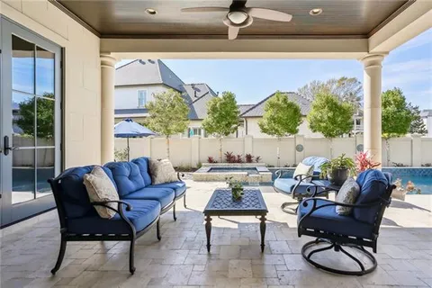 $2,590,000 | 21 Royal Palm Drive, Kenner, LA 70065