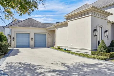 $2,590,000 | 21 Royal Palm Drive, Kenner, LA 70065