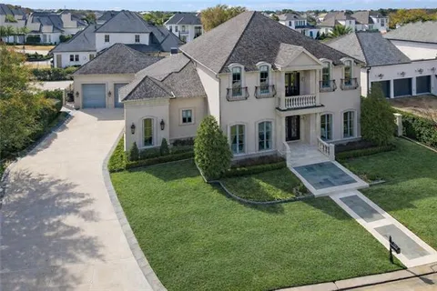 $2,590,000 | 21 Royal Palm Drive, Kenner, LA 70065