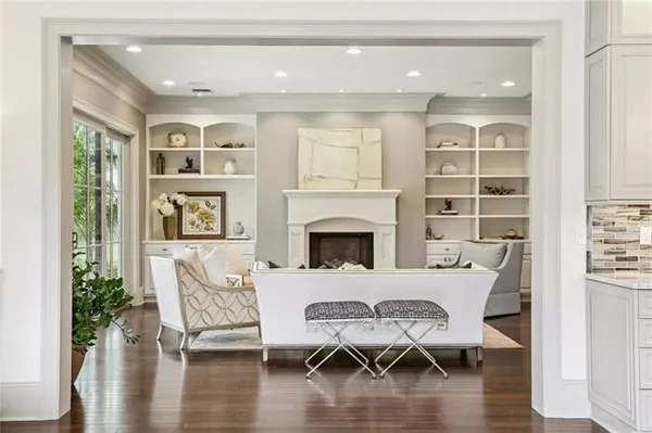 $2,590,000 | 21 Royal Palm Drive, Kenner, LA 70065