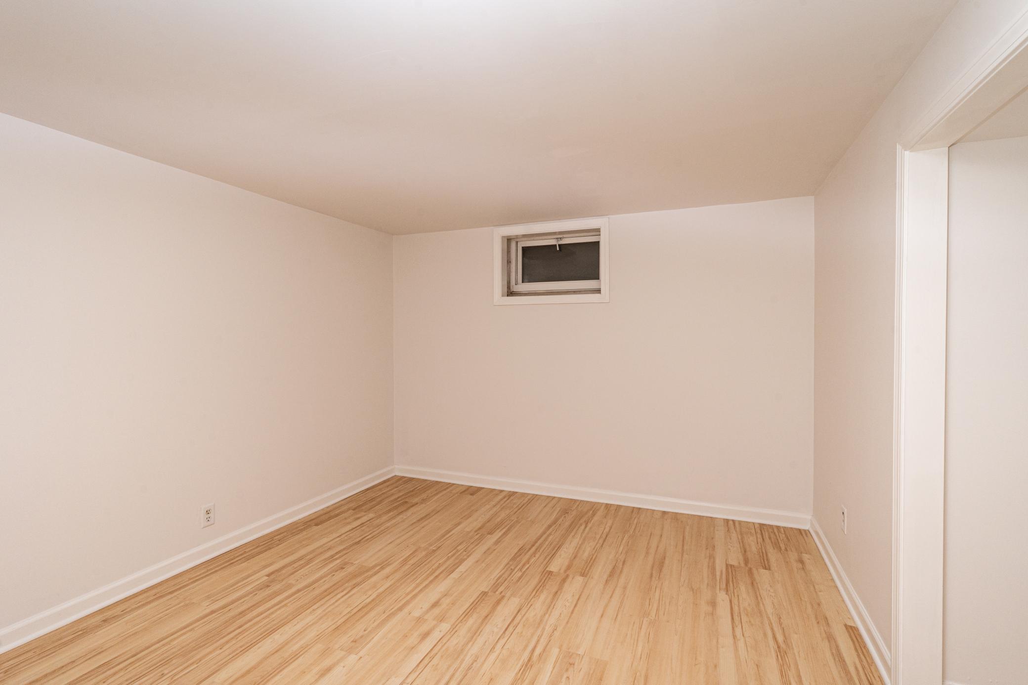 1740 Onacrest Curve Maplewood, MN 55117 - Photo 11 of 16