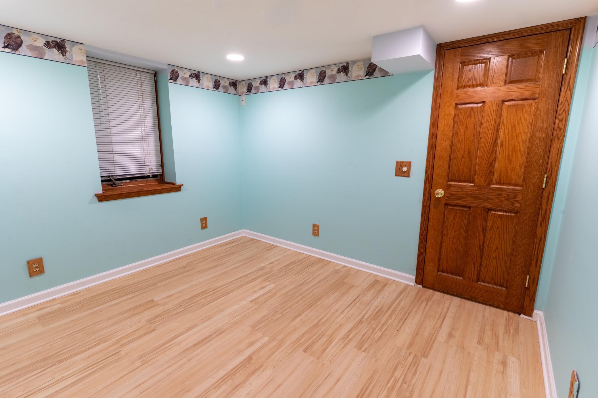 1740 Onacrest Curve Maplewood, MN 55117 - Photo 5 of 16