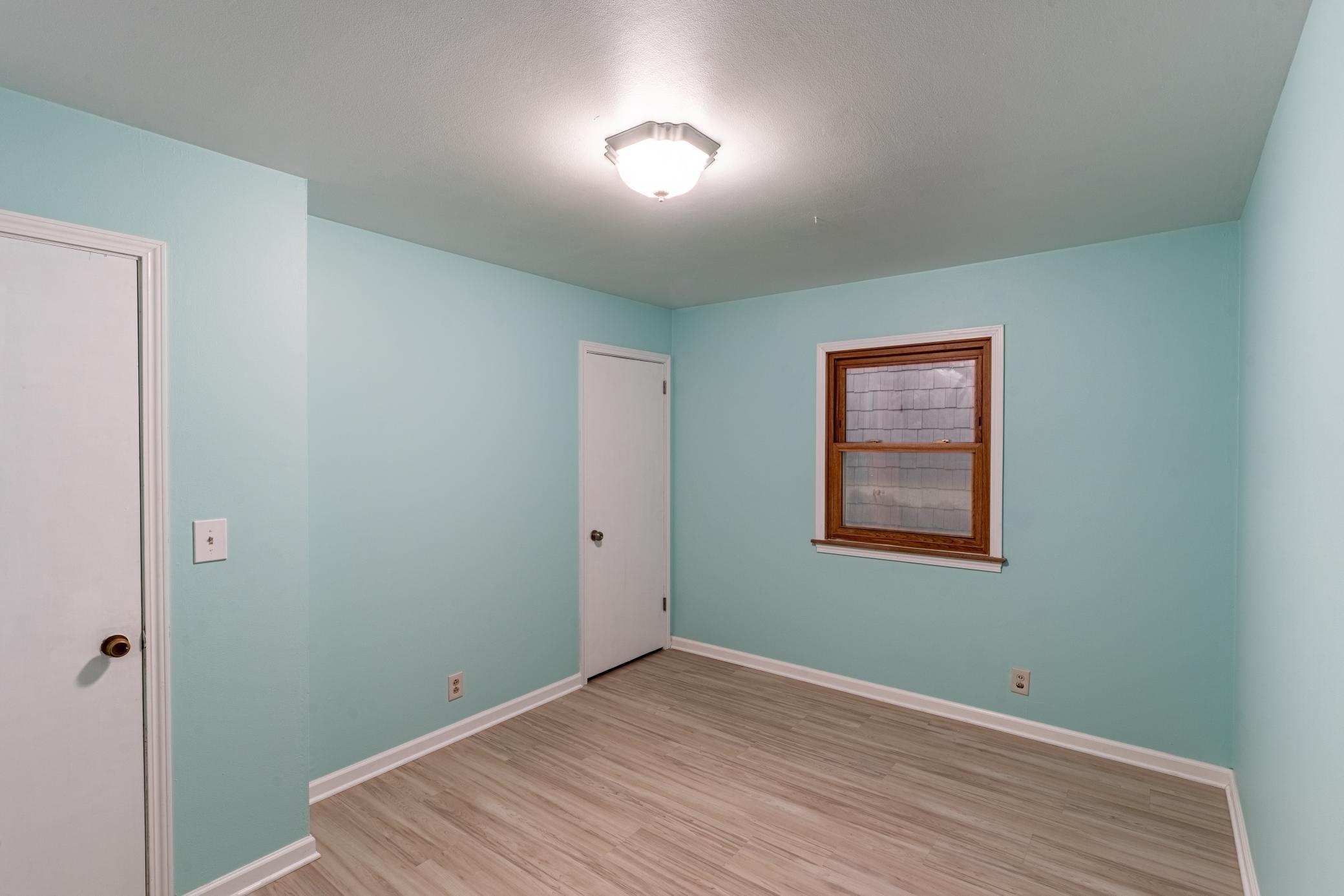 1740 Onacrest Curve Maplewood, MN 55117 - Photo 10 of 16