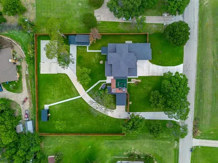 $899,990 | 301 Paint Pony Trail North, Fort Worth, TX 76108