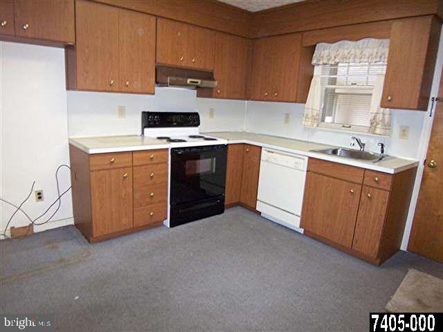 337 Greystone Road York, PA 17402 - Photo 3 of 14 Gallery Image 3