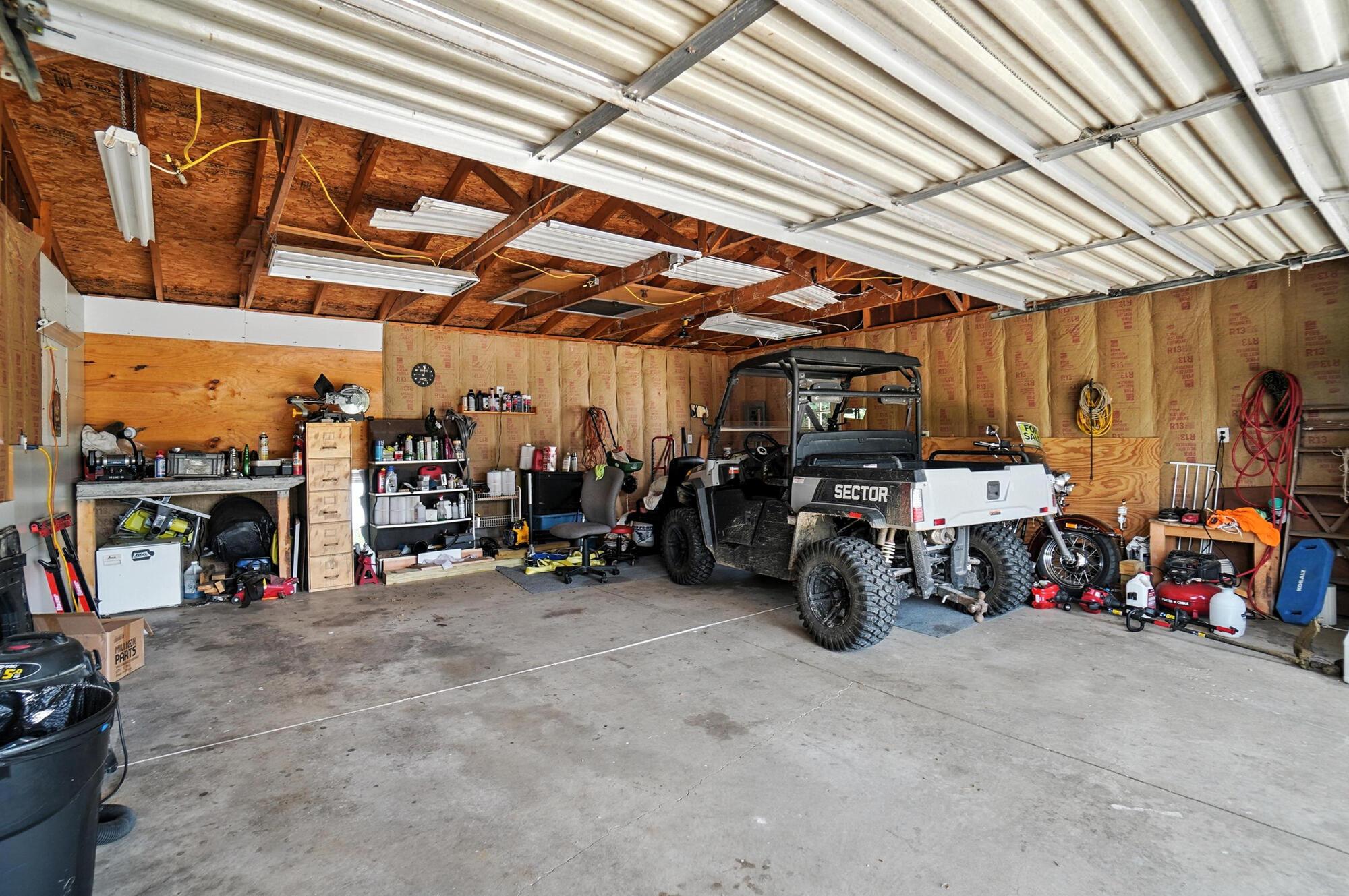 1891 Lake Road Northeast Lancaster, OH 43130 - Photo 41 of 52 Detached Garage - 1891 Lake Road NE, Lancaster, OH 43130