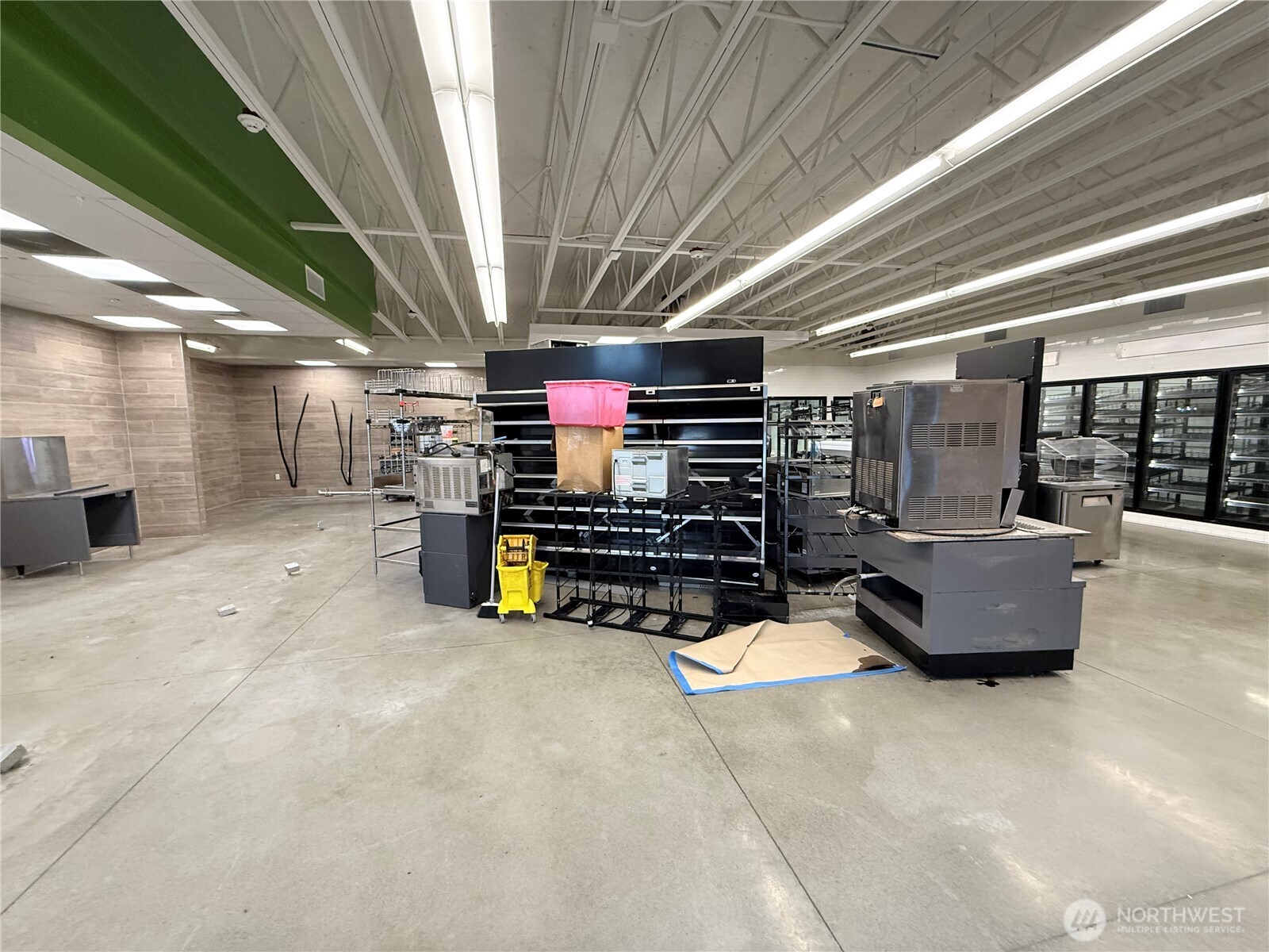 2021 Freeway Drive Mount Vernon, WA 98273 - Photo 14 of 19 a view of livingroom with furniture