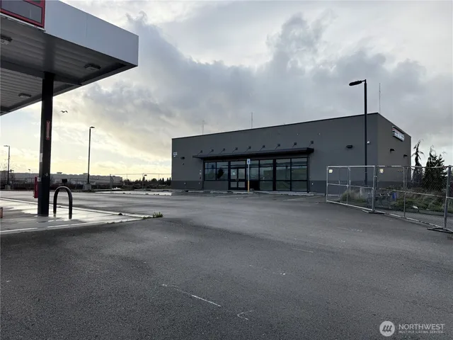 $6,000 | 2021 Freeway Drive, Mount Vernon, WA 98273