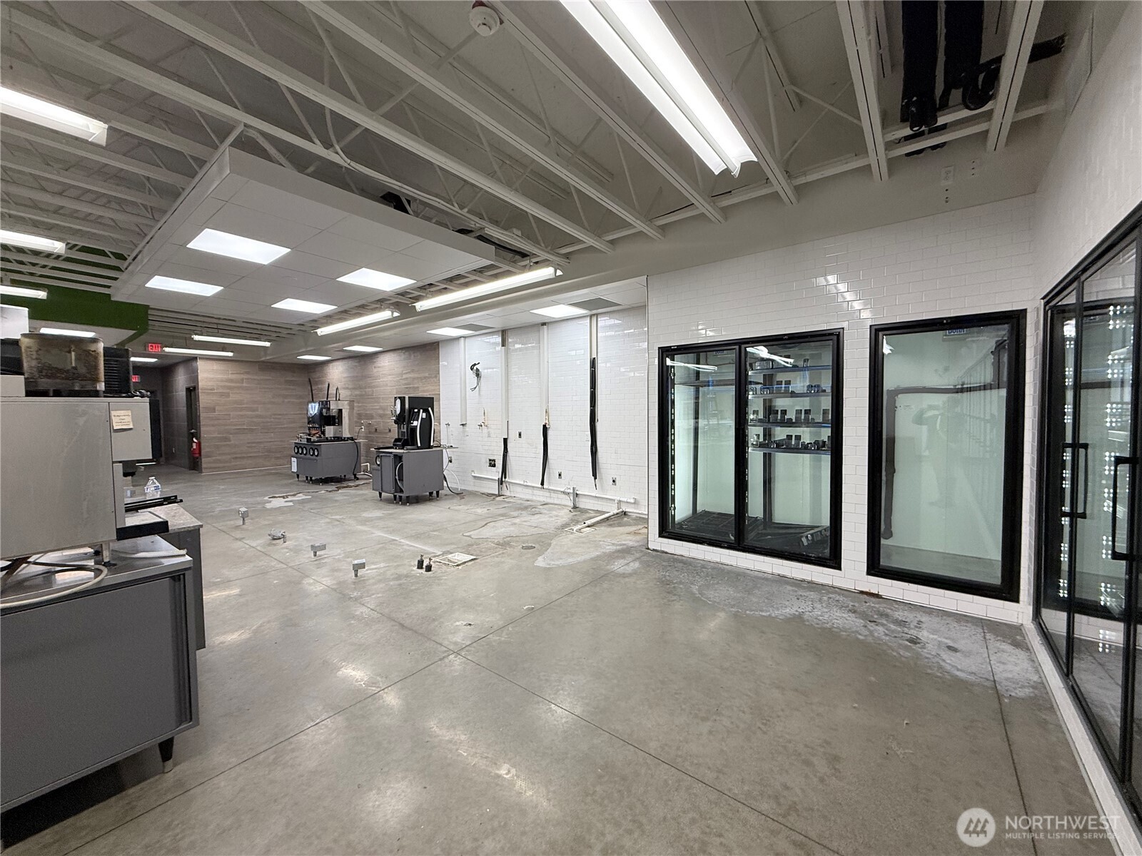 2021 Freeway Drive Mount Vernon, WA 98273 - Photo 5 of 19 a view of a hall with wooden floor