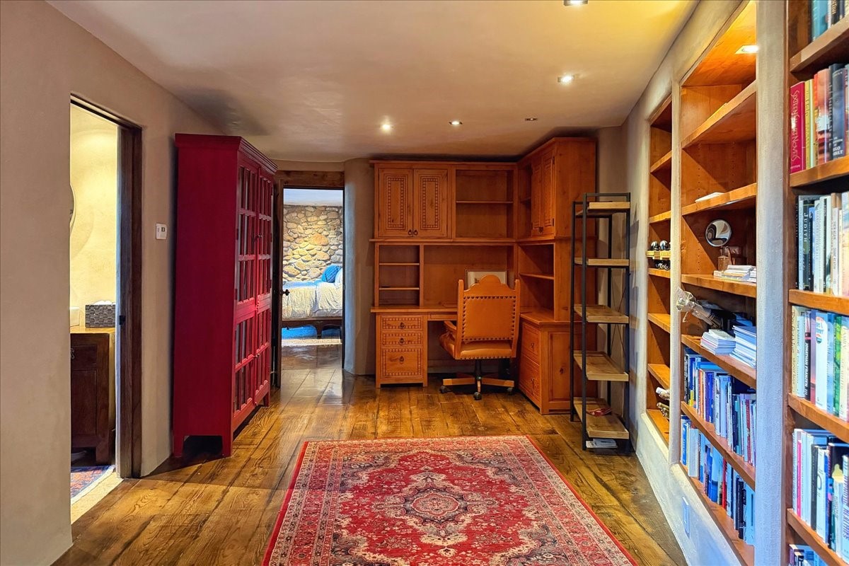 1433 Upper Canyon Road Santa Fe, NM 87501 - Photo 33 of 57 Study Nook
