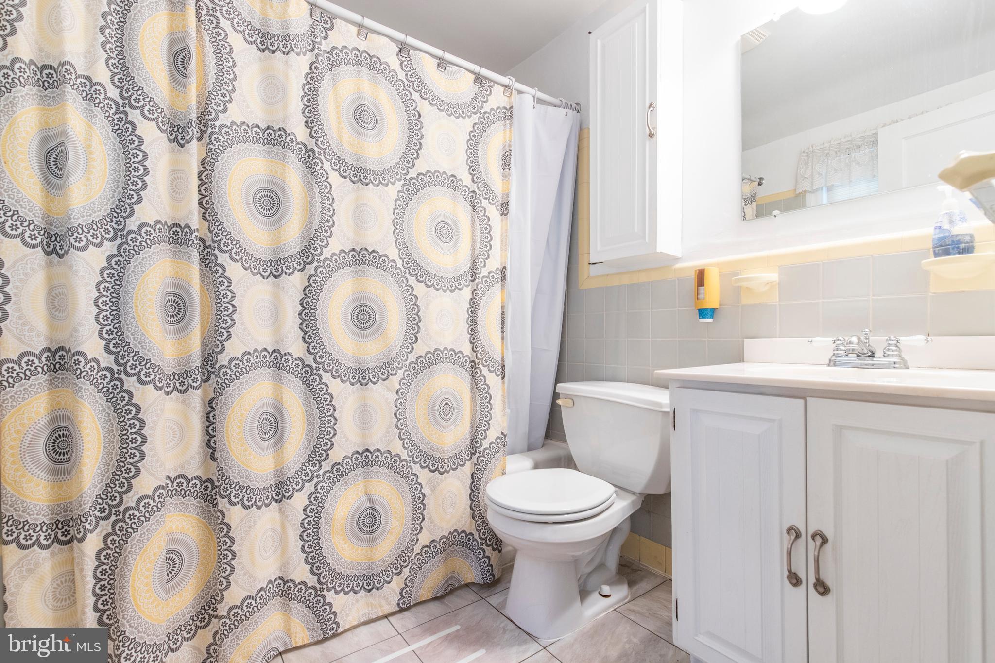 611 Newlin Road Springfield, PA 19064 - Photo 23 of 27 2nd floor full bath