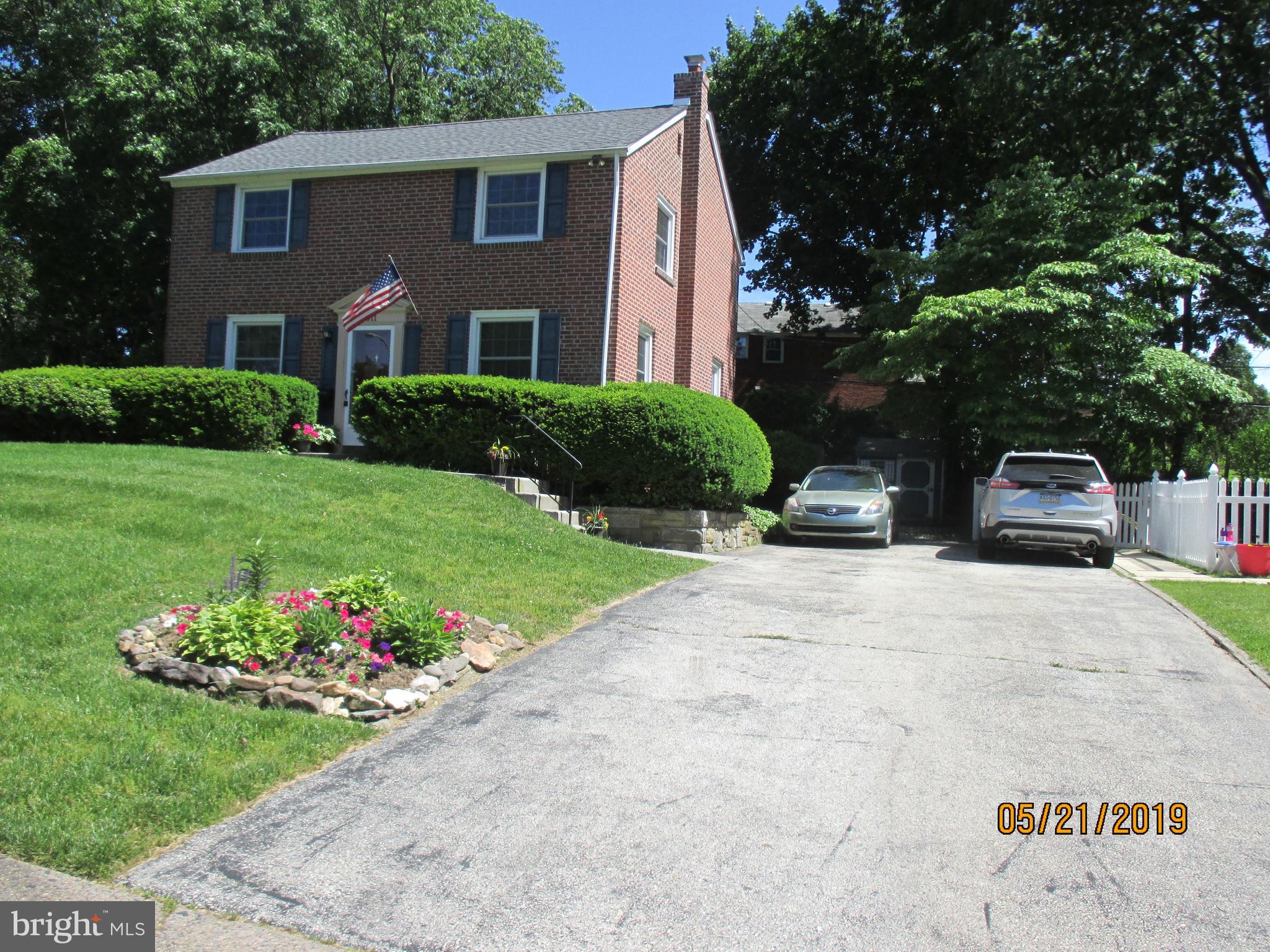 611 Newlin Road Springfield, PA 19064 - Photo 4 of 27 Driveway for 3+ cars
