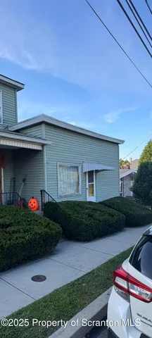 $1,000 | 833 George Street, Throop, PA 18512