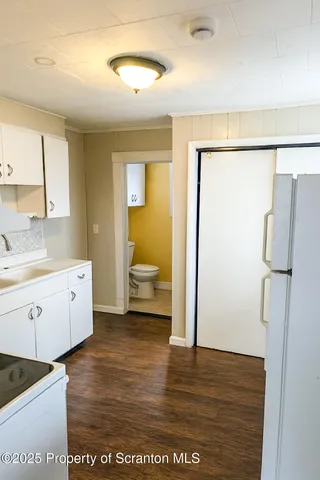 $1,000 | 833 George Street, Throop, PA 18512