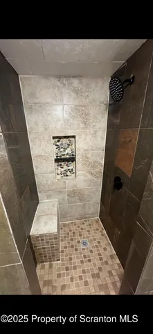 $1,000 | 833 George Street, Throop, PA 18512