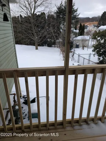 $1,000 | 833 George Street, Throop, PA 18512