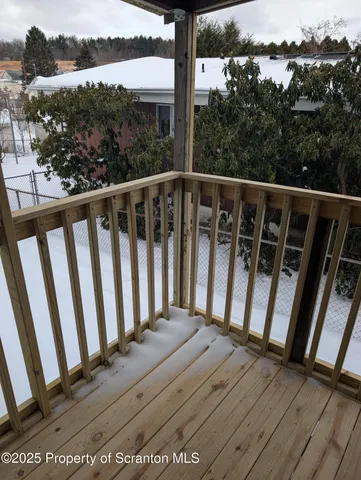 $1,000 | 833 George Street, Throop, PA 18512