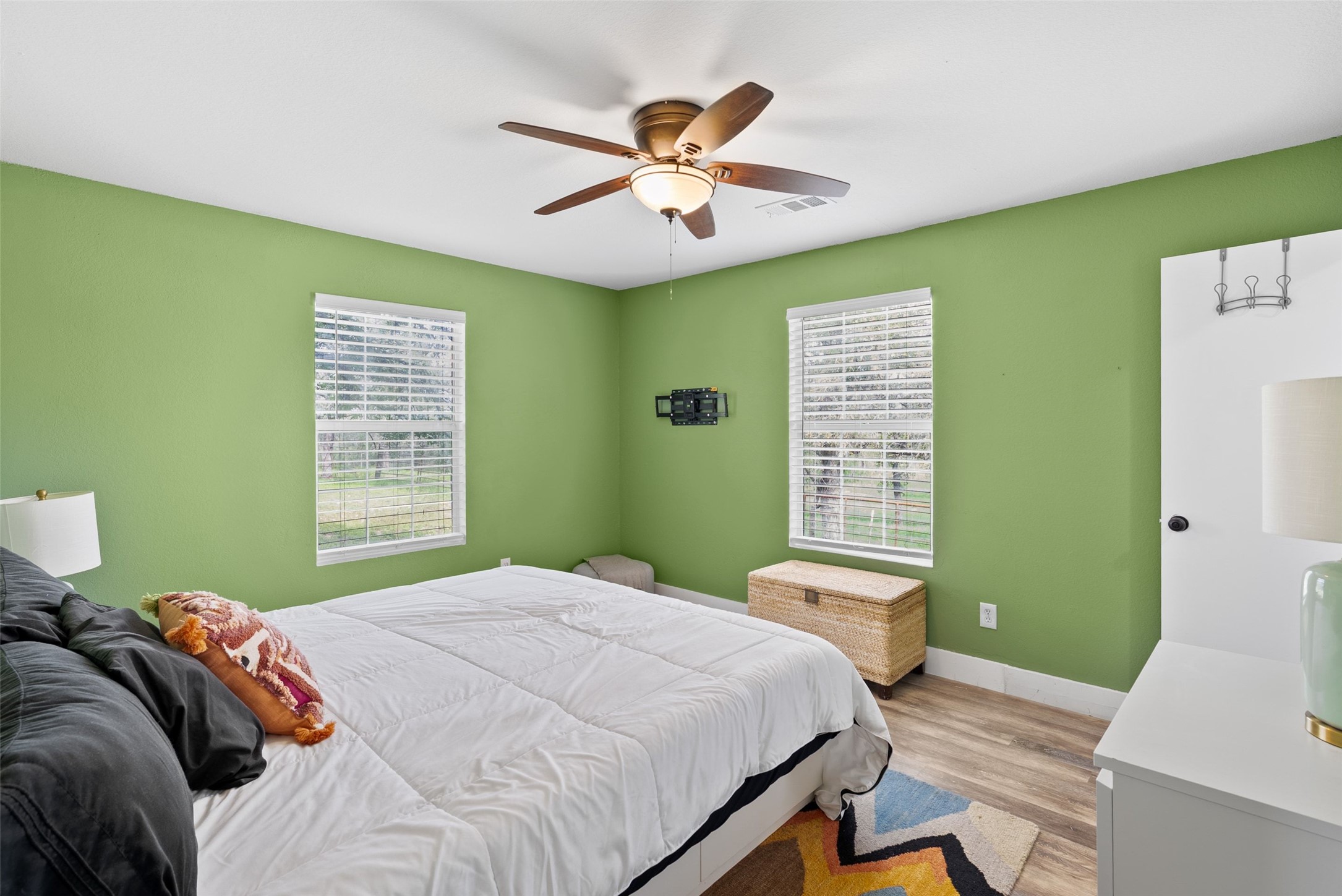 274 Old Austin Trail Elgin, TX 78621 - Photo 18 of 32 a bedroom with a bed and a window