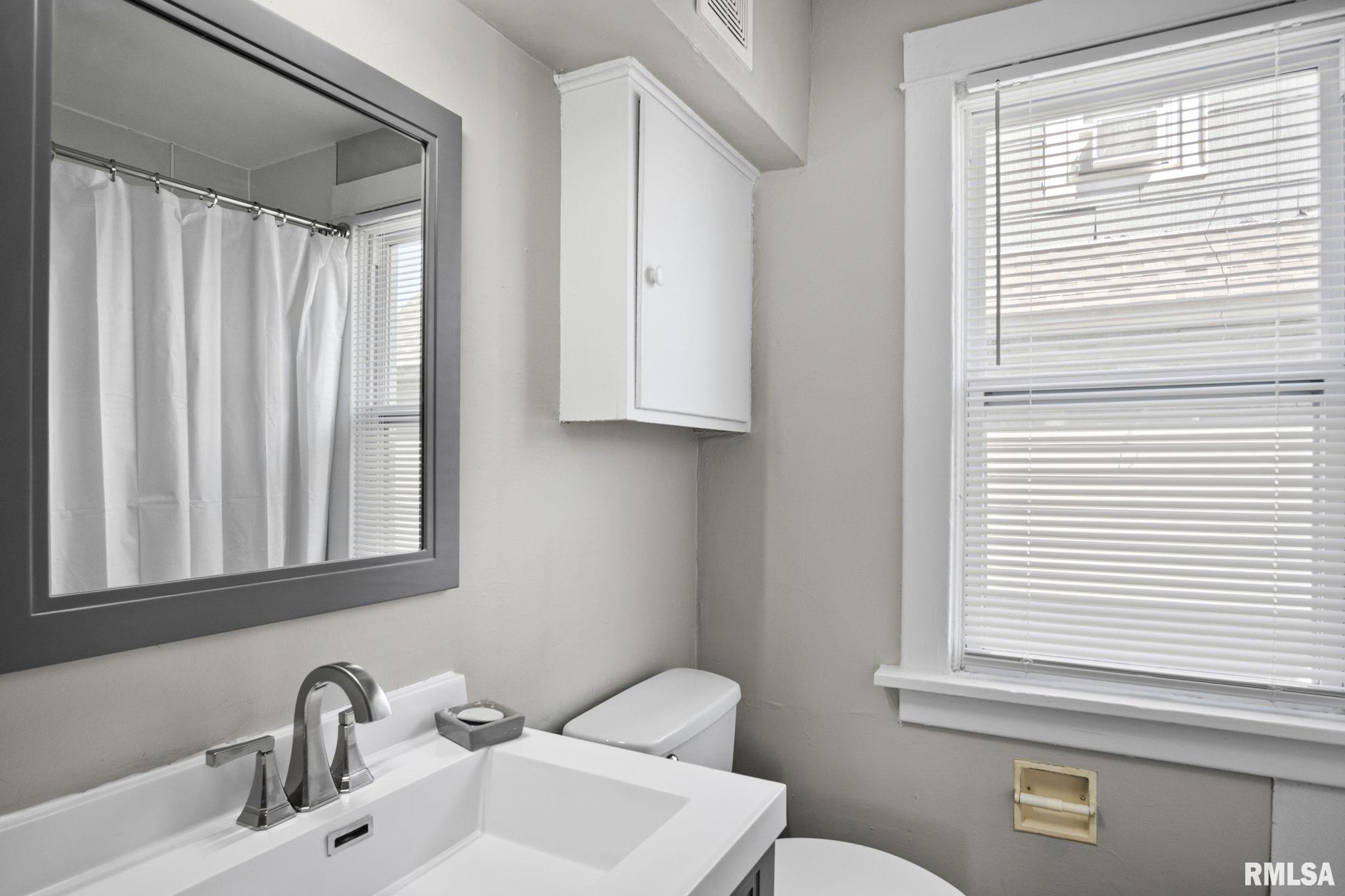 841 24th Street Rock Island, IL 61201 - Photo 12 of 30