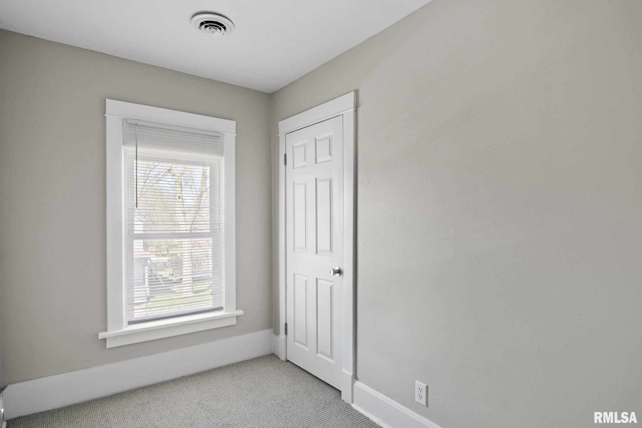 841 24th Street Rock Island, IL 61201 - Photo 14 of 30