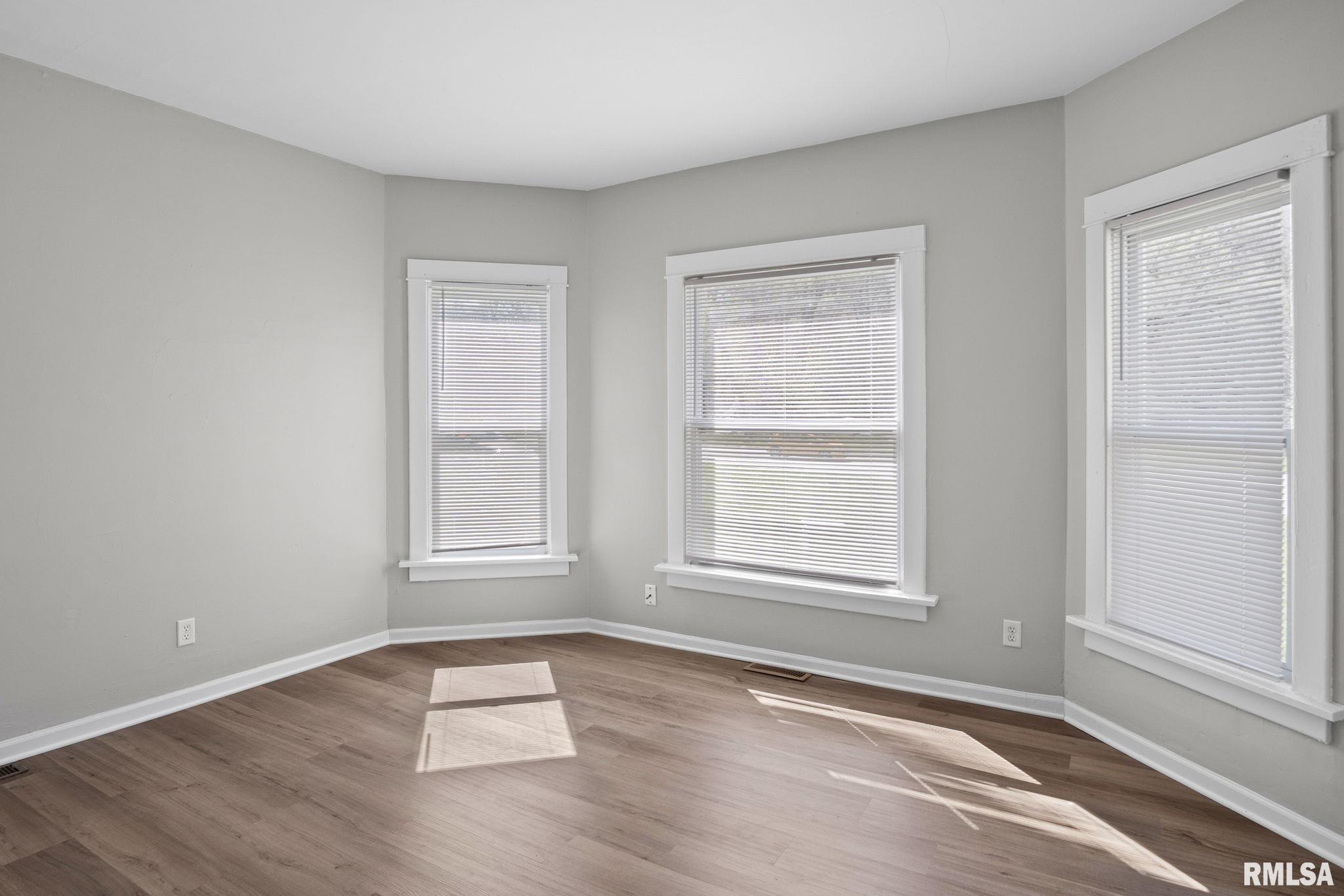 841 24th Street Rock Island, IL 61201 - Photo 3 of 30