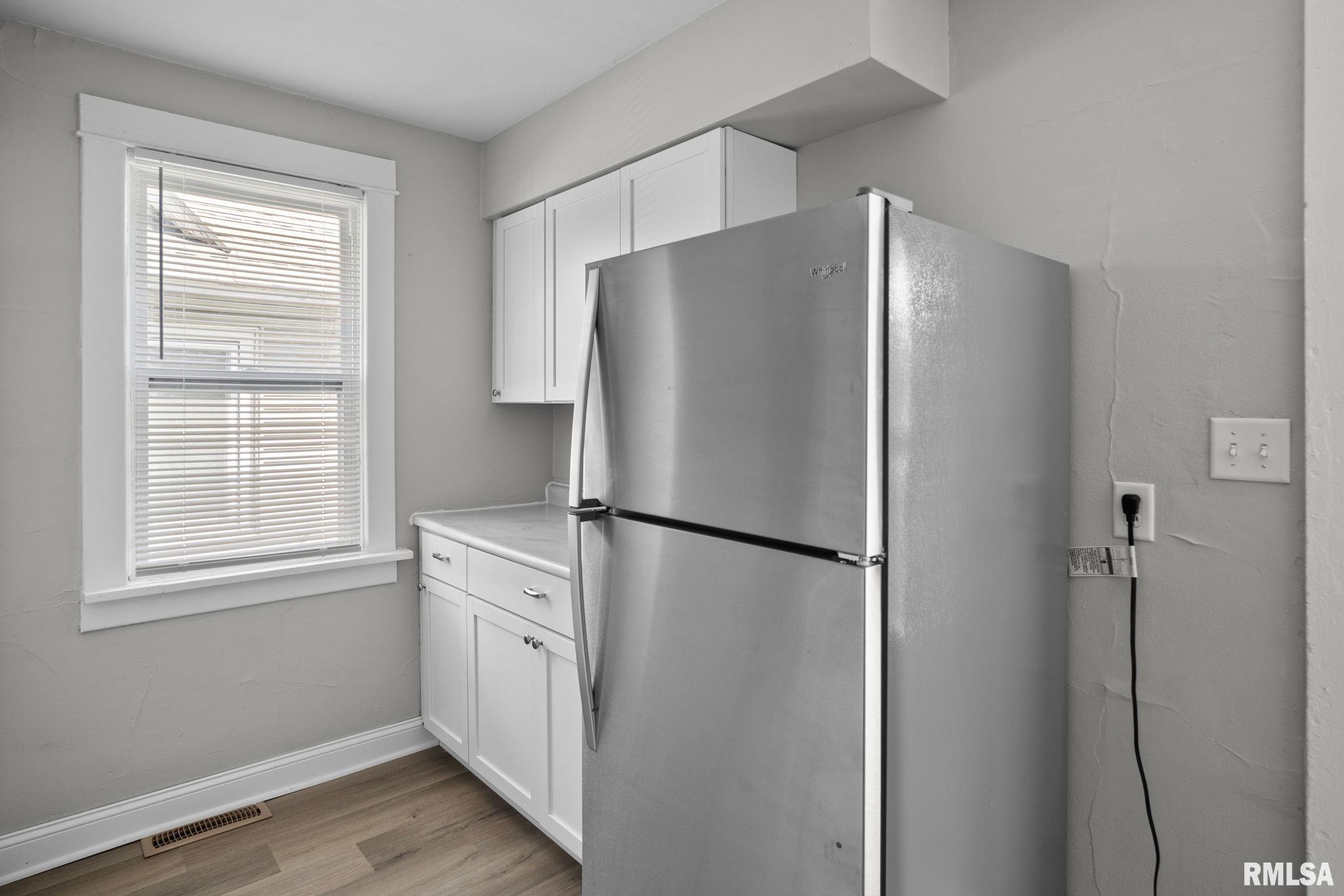 841 24th Street Rock Island, IL 61201 - Photo 7 of 30